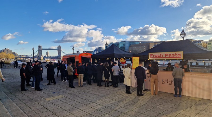 特朗普对关税问题的矛盾表态