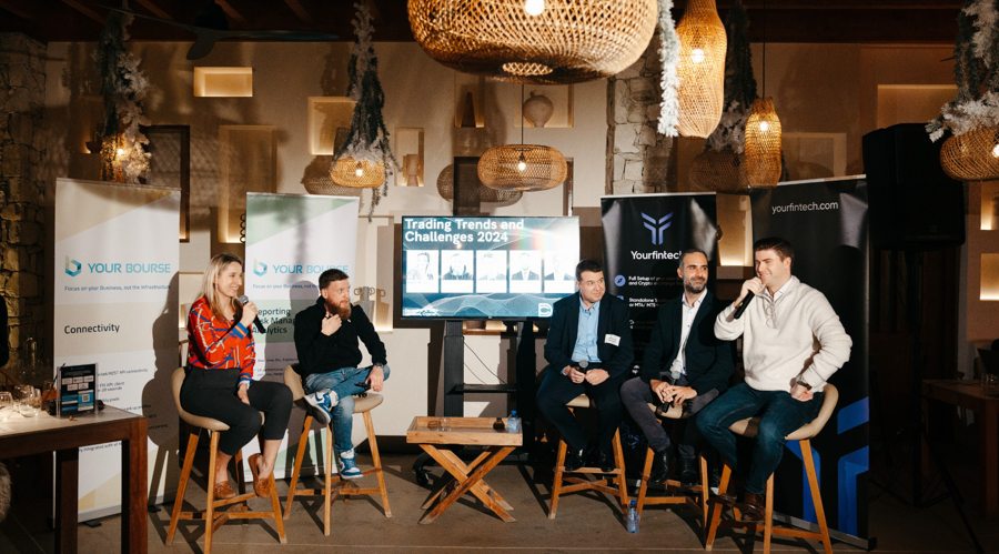 以色列国防军于26日发布公告，表示监测到一枚由加沙地带发射的火箭弹，这枚火箭最终落回了加沙地区。对此，以色列军方随即对该地区的多个火箭发射器实施了攻击。