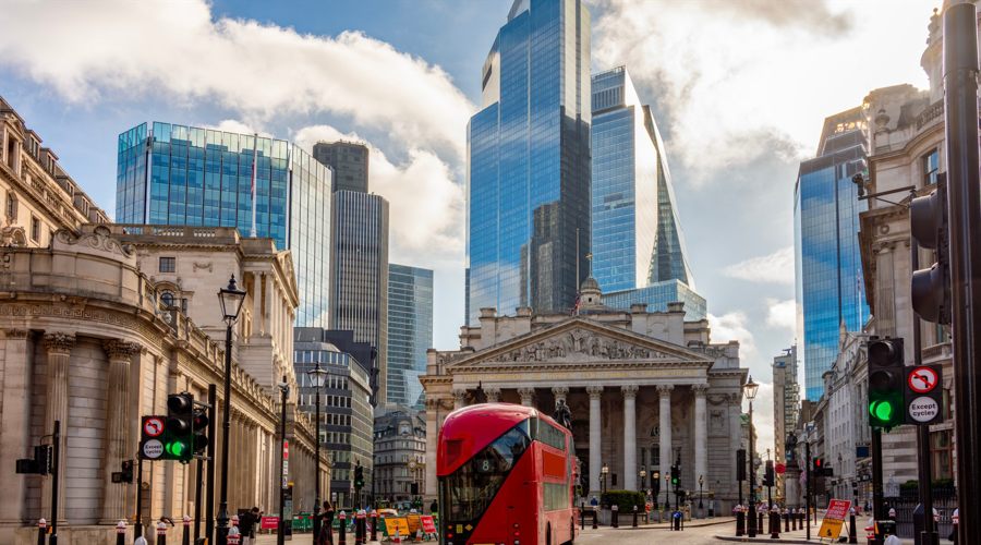 NYMEX3 月汽油期货和取暖油期货的最新收盘价格